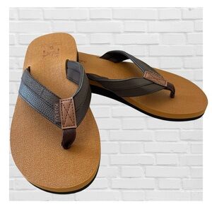 Kuailu Men's Brown and Tan Sandals Flip Flops Summer Vacation Coastal Resortwear
